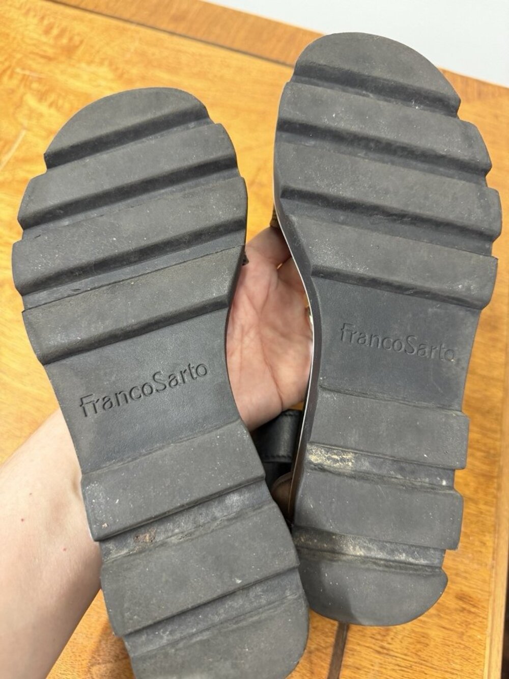 Franco Sarto Women’s 7 Umbria Black Leather Platform Sandals Lug Summer Minimal - Picture 4 of 5